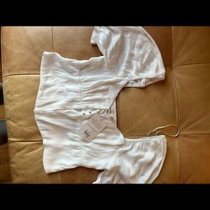 Glassons NWT white button up crop top